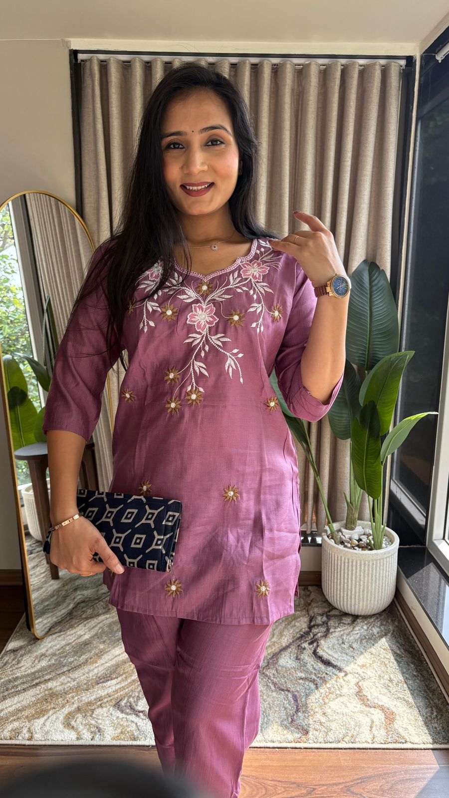 Elegant Silk Corde Kurta Set with Floral Embroidery