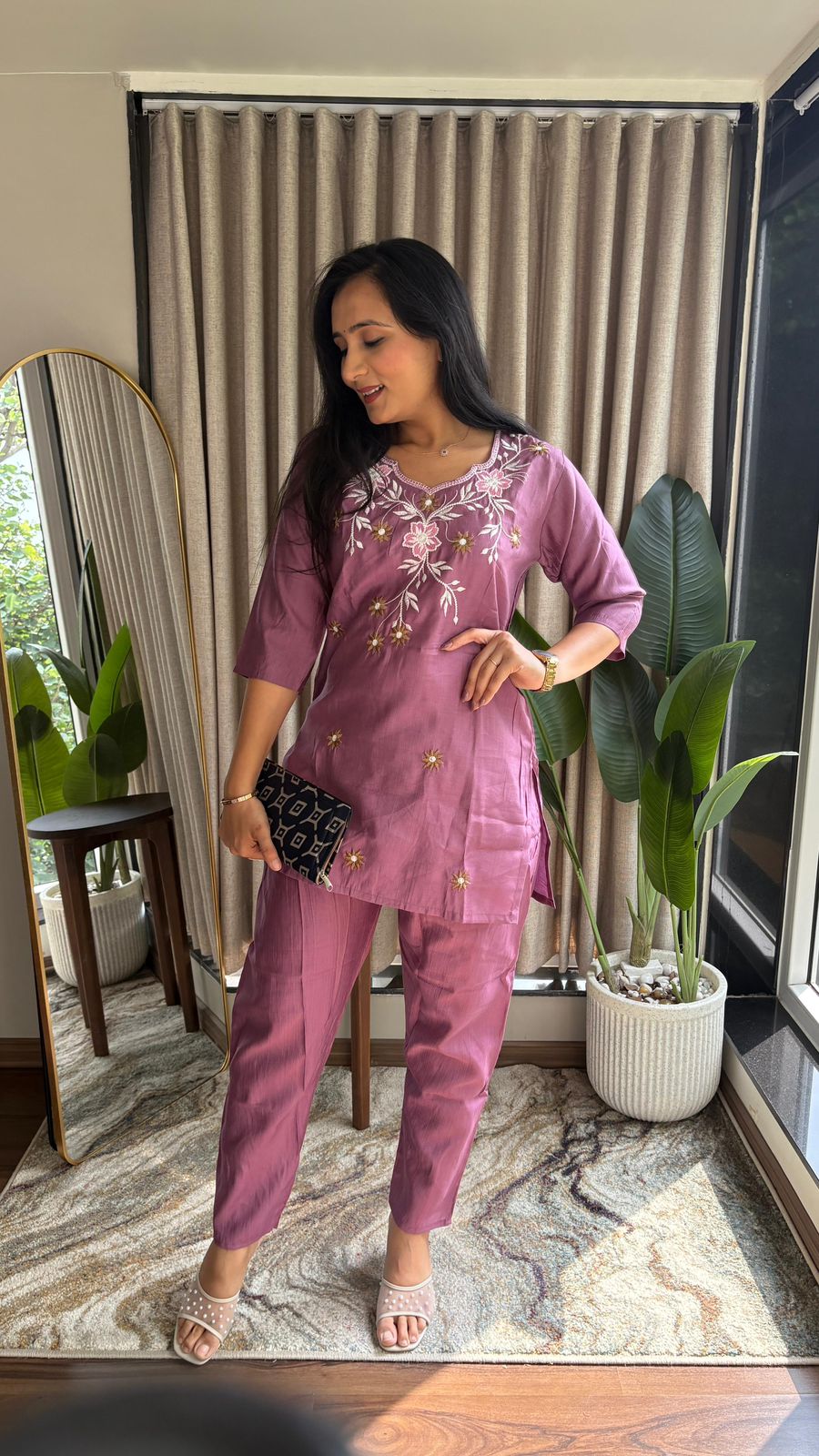 Elegant Silk Corde Kurta Set with Floral Embroidery