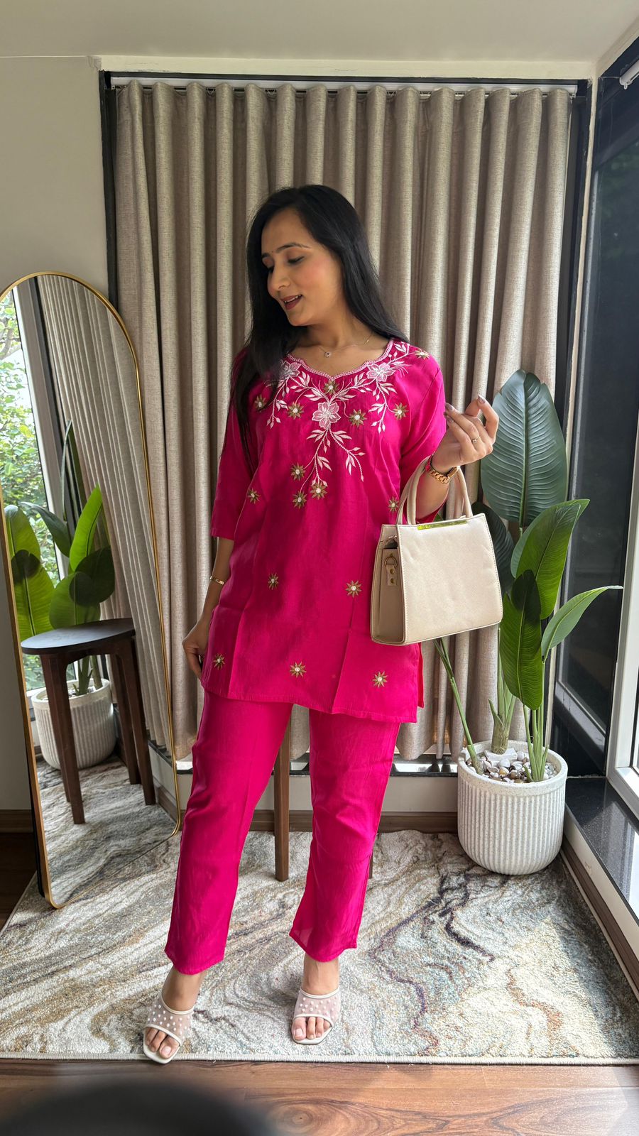 Elegant Silk Corde Kurta Set with Floral Embroidery