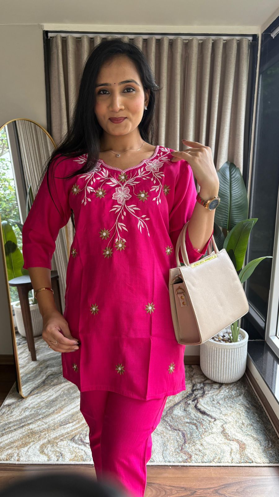 Elegant Silk Corde Kurta Set with Floral Embroidery