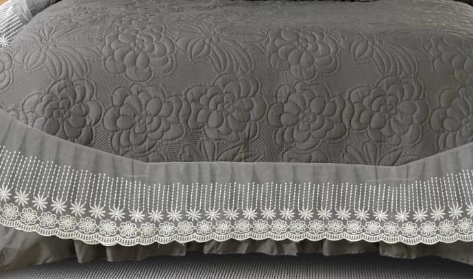 5-Piece Luxury Glace Cotton Bedcover Set with Frill & Lace – Includes Bedcover, Pillow Covers & Cushions (Maroon)