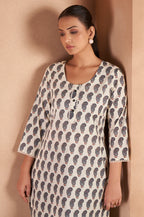 Cream & Wine Pure Cotton Paisley Printed Kurta