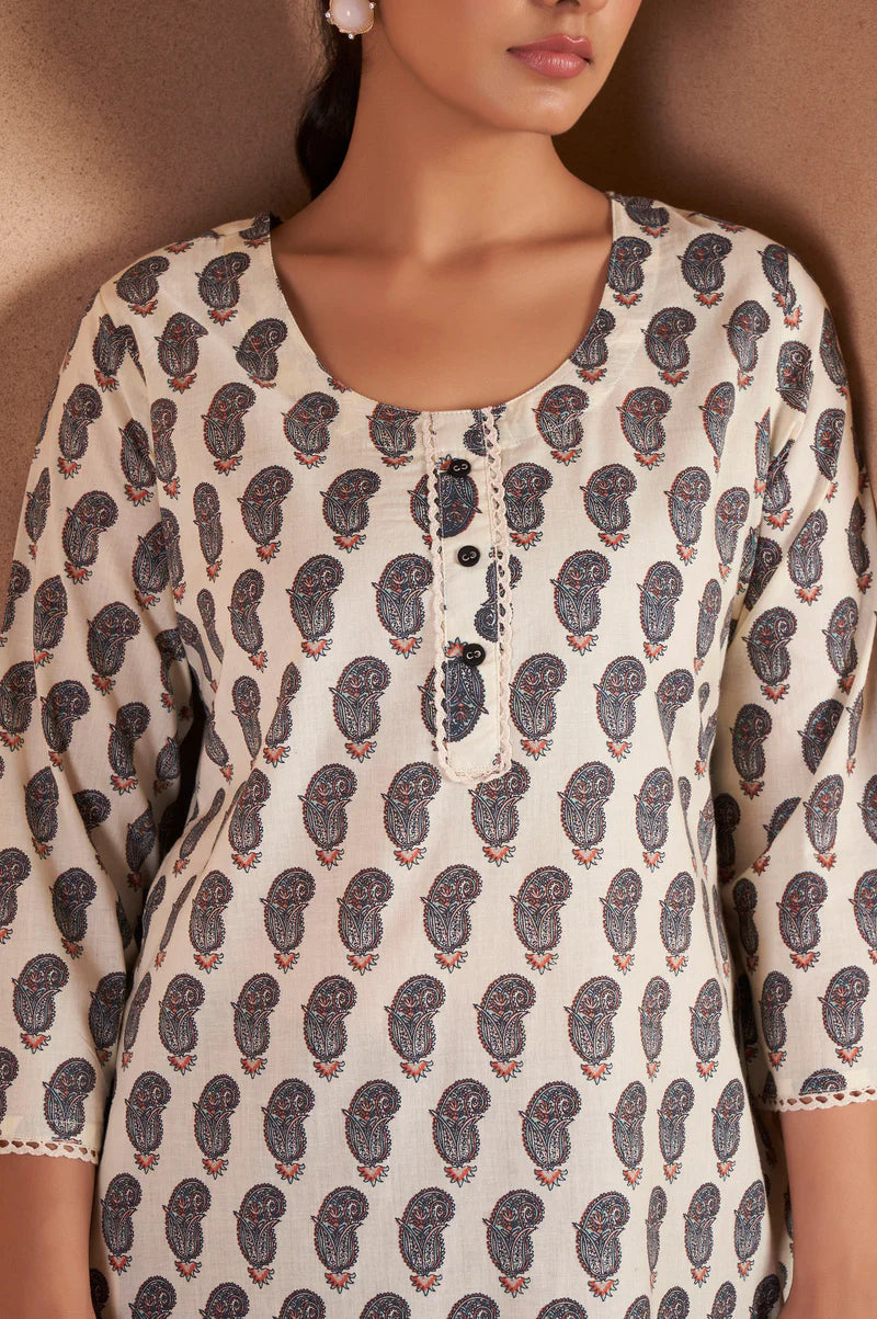 Cream & Wine Pure Cotton Paisley Printed Kurta