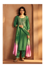 Green Cotton Blend Embroidered Kurta Pant With Chanderi Jacquard Dupatta