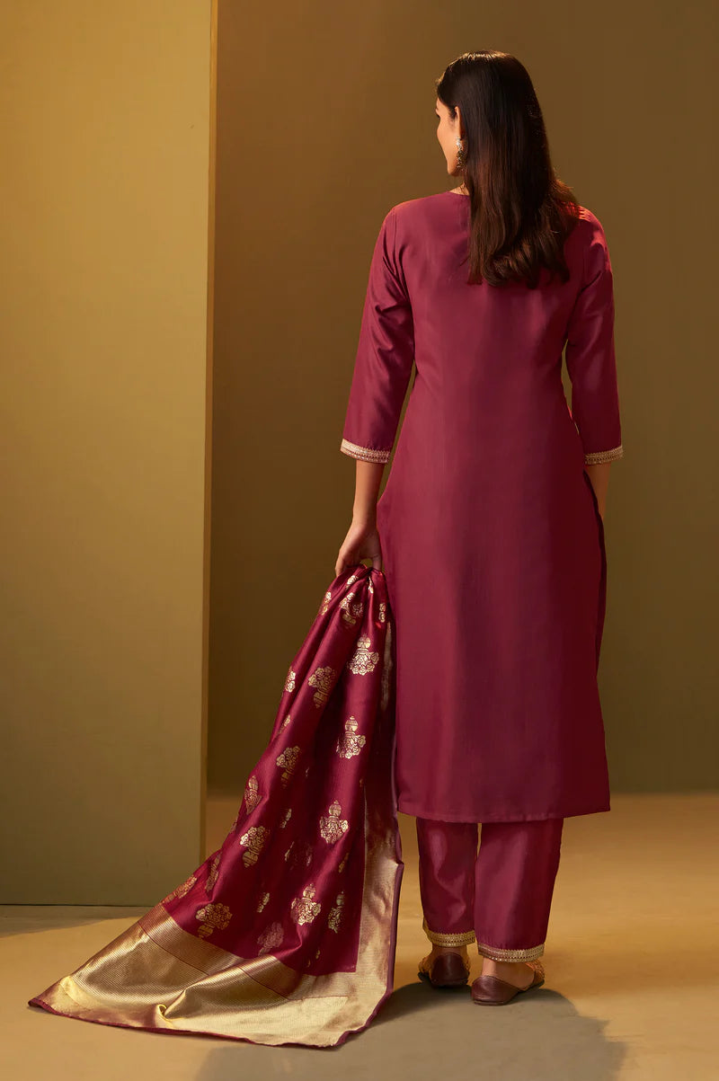 Pink Cotton Blend Jacquard Straight Kurta with Solid Pant and Silk Jacquard Dupatta Set
