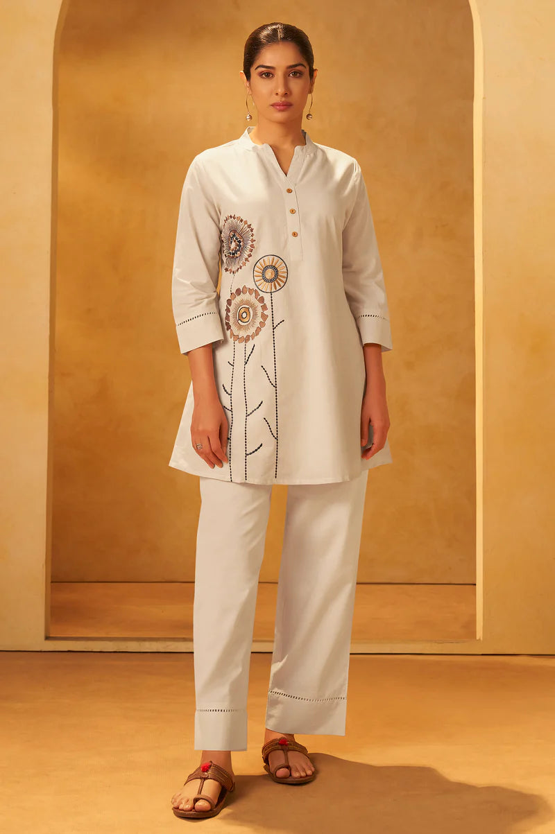 Women Pink Pure Cotton Embroidered Straight Kurta Co-Ord Set