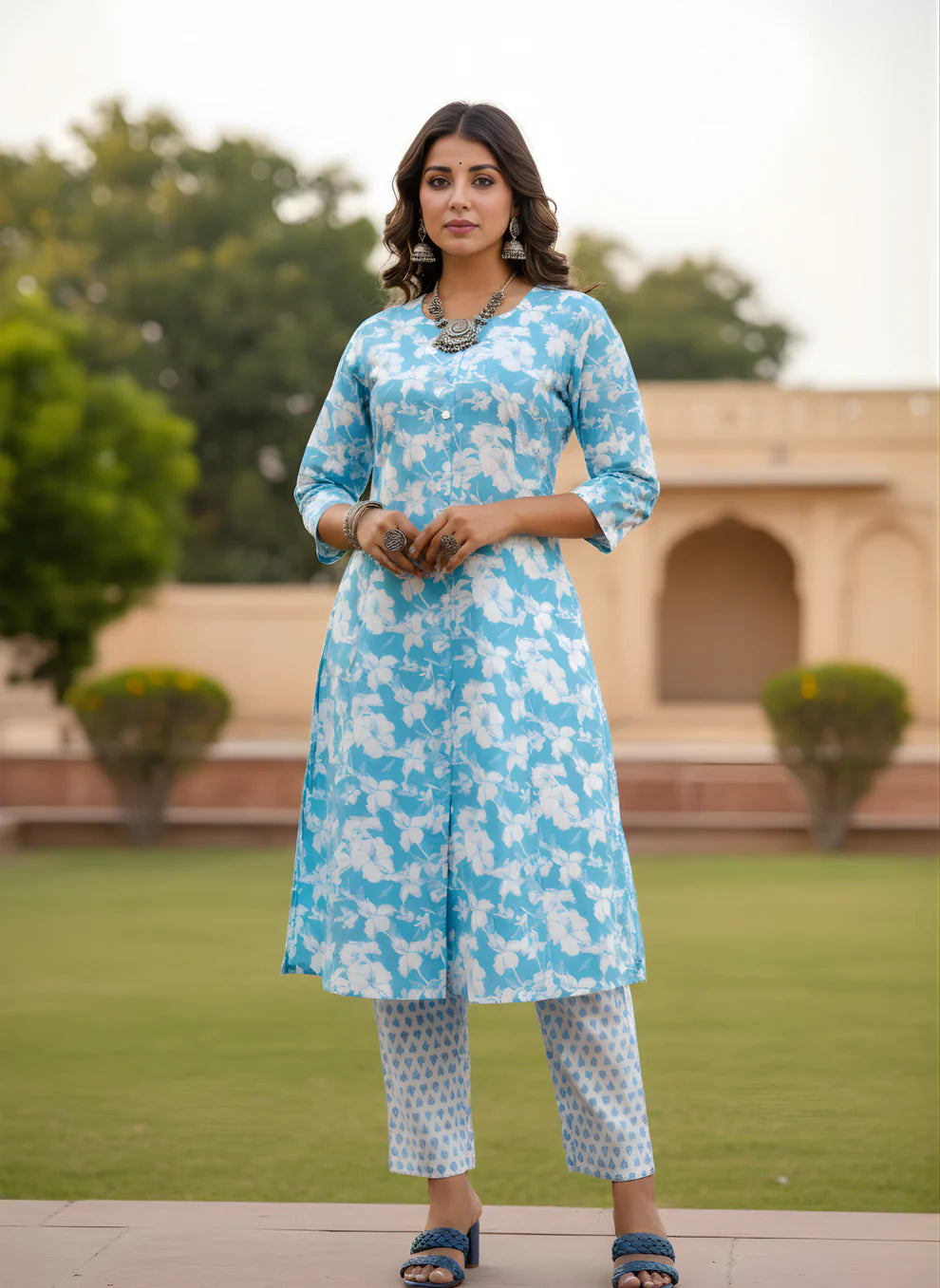 Elegant Blue Floral Printed Kurta Set in Pure Cotton