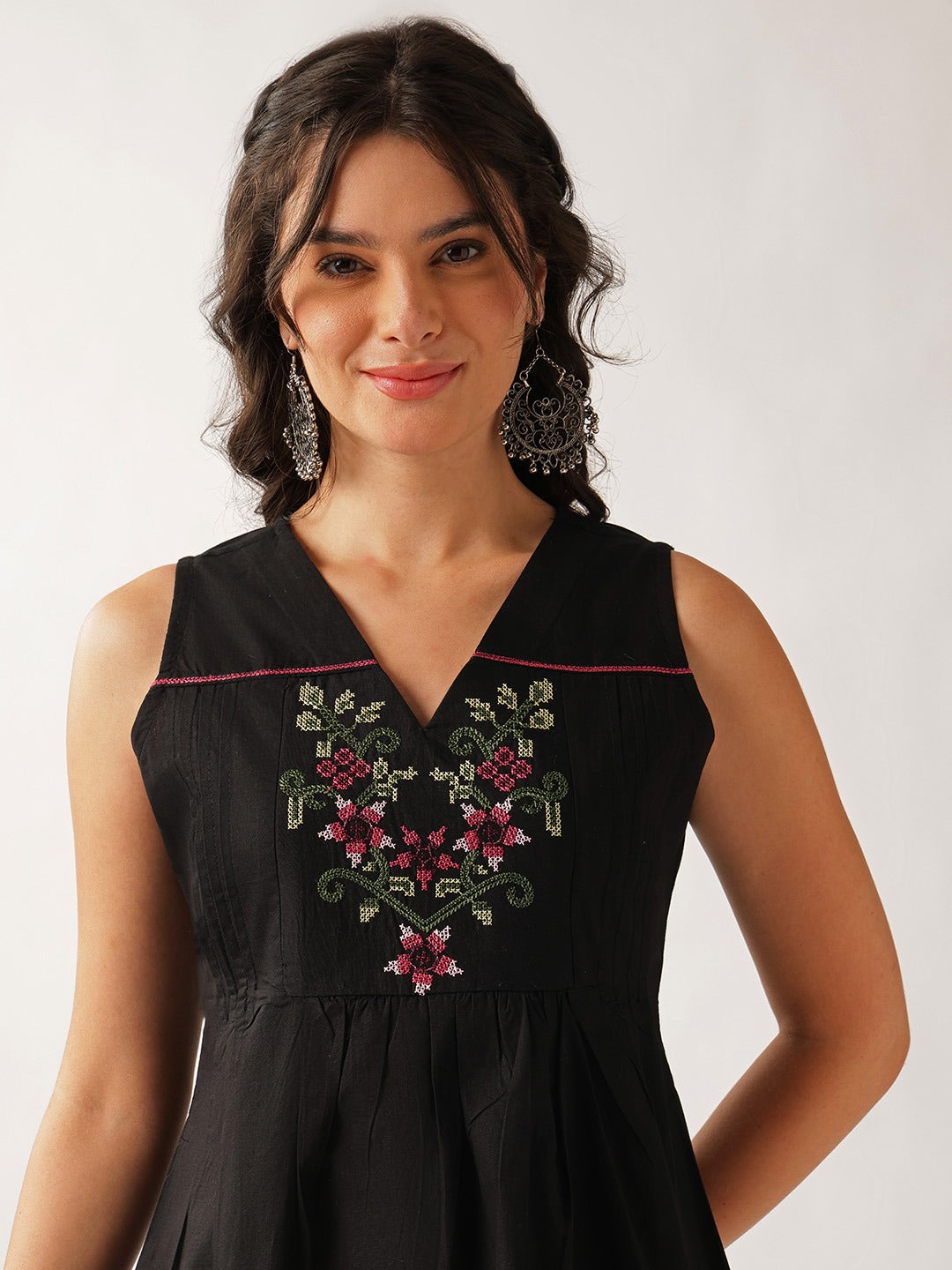 Women's White Embroidered Cotton Sleeveless Tunic Top