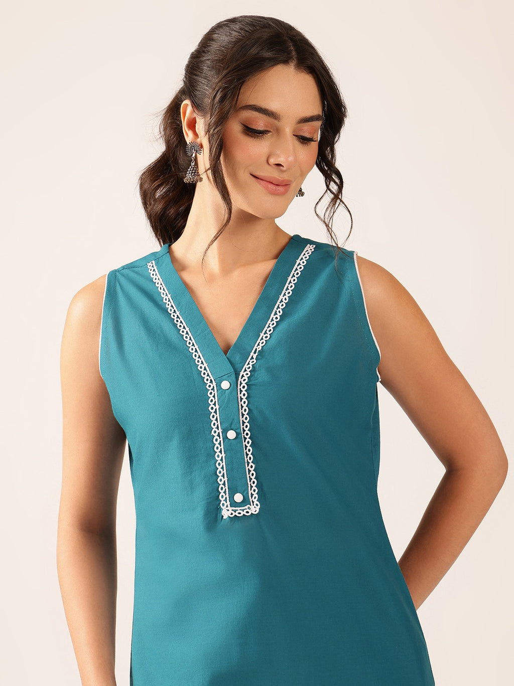 Women's Pure Cotton Embroidered Sleeveless Kurta & Pant Set