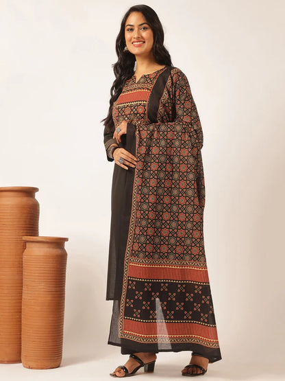 Black colour Cotton Solid Straight Kurta Set