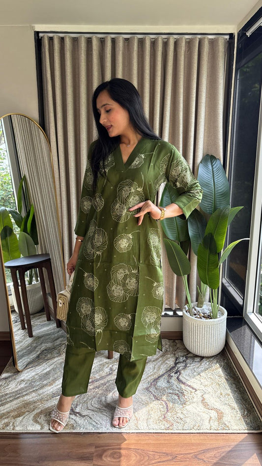 Olive Green Vertical Silk Print Kurta Set with Straight Pants