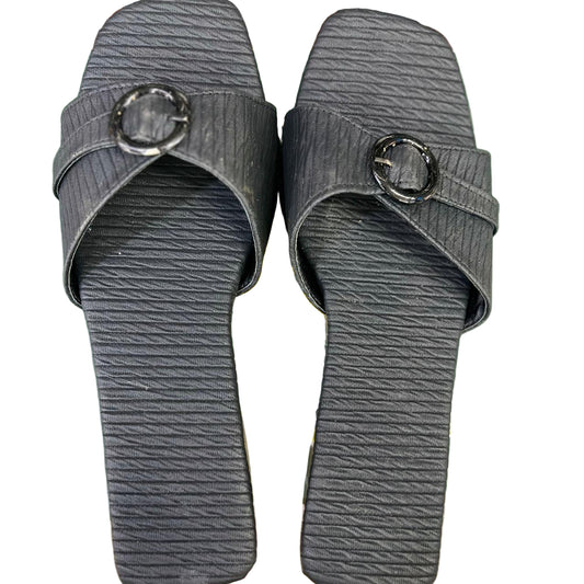 Women's Grey Textured Buckle Strap Open-Toe Flat Slippers