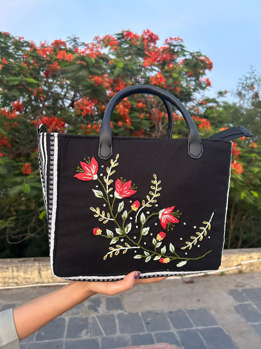 Ebon Jacquard Sling – A Symphony of Style & Craft
