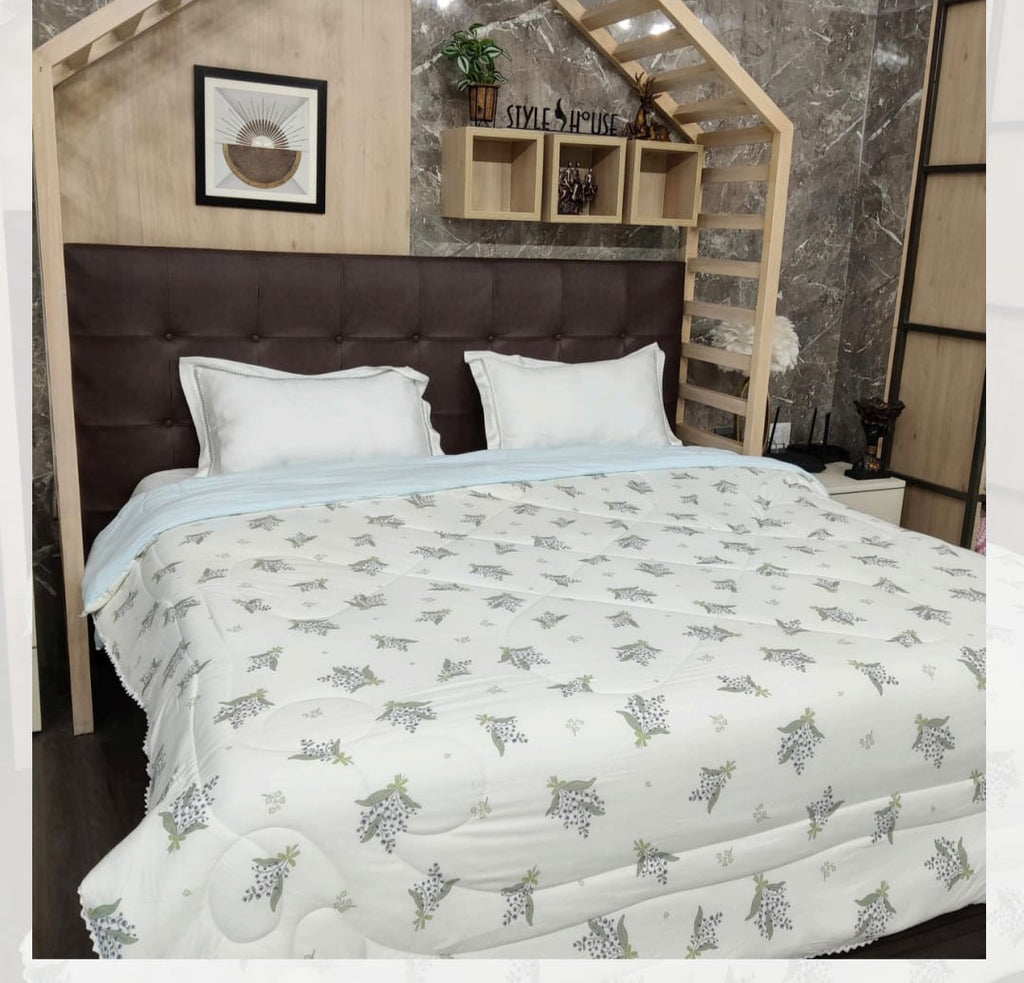 Premium Glace Cotton Floral Comforter with Microfiber Filling & Lace Border – King Size