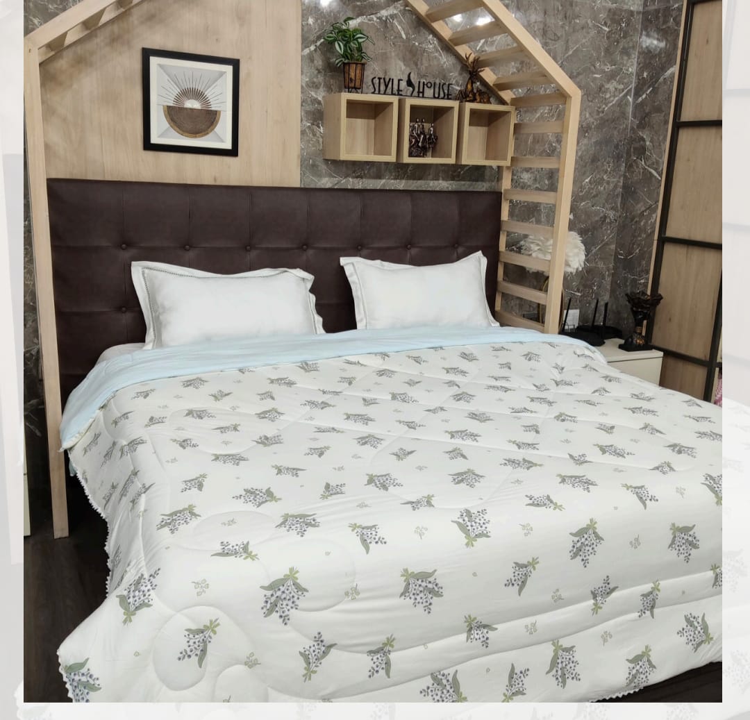 Premium Glace Cotton Floral Comforter with Microfiber Filling & Lace Border – King Size