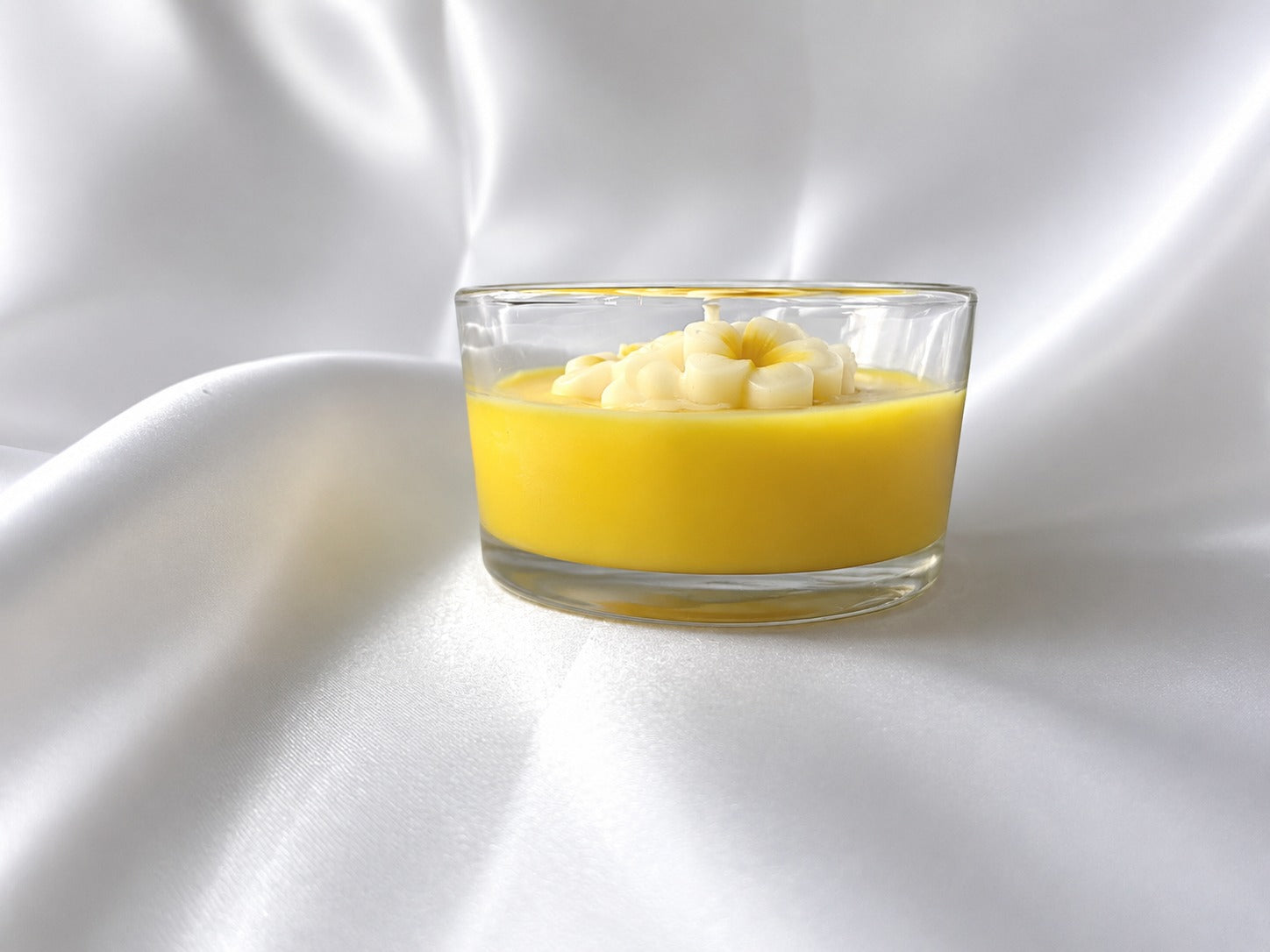 Twyla Golden Bloom Scented Soy Wax Candle | Mahogany Fragrance