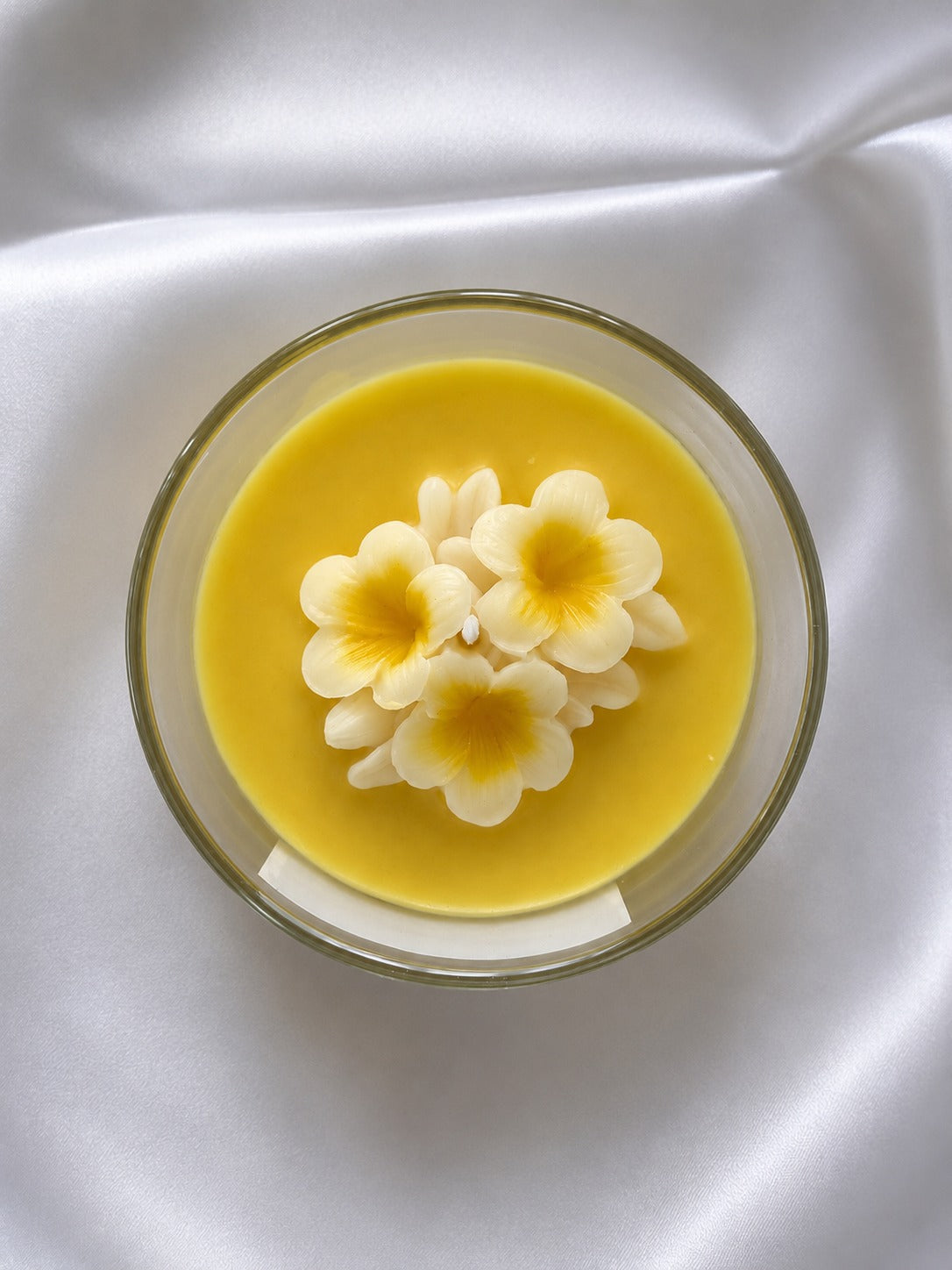 Twyla Golden Bloom Scented Soy Wax Candle | Mahogany Fragrance