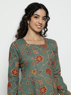 Women’s Cotton Kurti – Elegant Green Floral Printed Kurta